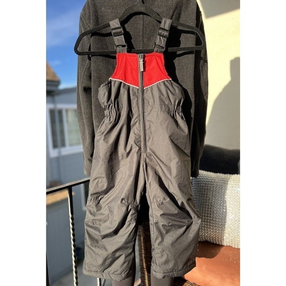 ZeroXposur Black Red Snowboard Ski Snow Bib Adjustable Strap Insulated 4T - Picture 1 of 6